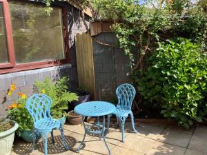 Bwthyn Strathmore - Charming 18th-Century Cottage in Solvas Heart