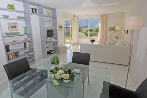 Residenza Ascomonte, Parterre, App 30 by HolAp SA