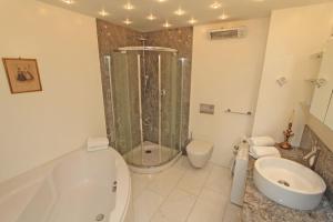 Residenza Ascomonte, Parterre, App 29 by HolAp SA