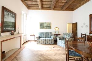 Palazzo 1500 Frescobaldi - Piano nobile x 5 - A Casa di Alfonso