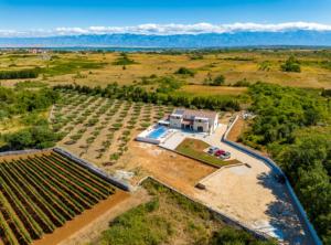 Rustic Villa Perosa With Heated Pool