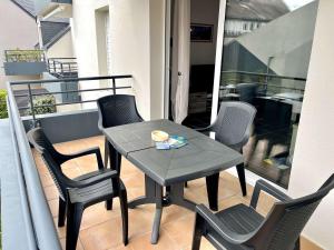 Appartements Etel : Appart. 2P avec Terrasse Sud, Parking & Petit Chien Bienvenu - FR-1-479-218 : Appartement