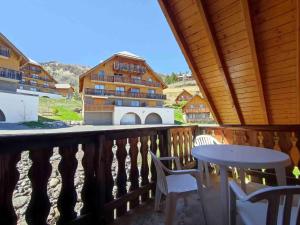 Duplex 2P avec Balcon, Parking et Casiers à Ski - FR-1-504-686