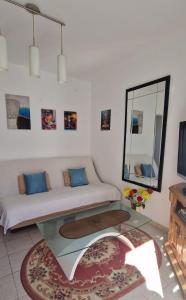 Cute studio with garden and terrace,by the sea