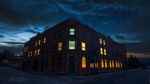 StayZo_Nichols Building_Spacious 3-Bedroom Apartment