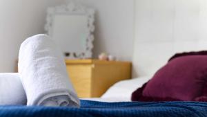 StayZo House Accommodation- Coventry Free Parking