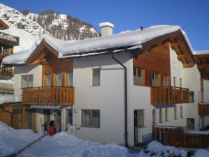 Two-Bedroom Apartment room in Haus Viola