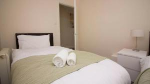 StayZo Penthouse Accommodation 2- Premier Lodge