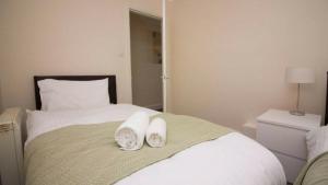 StayZo Penthouse Accommodation 2- Premier Lodge