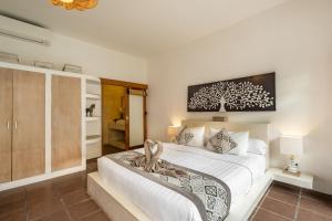 2 Br Villa in Seminyak with private Pool and Parking