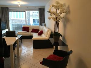 Large 2-bedroom apartment in the heart of Ostend T91