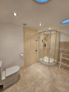 Cosy Cotswold Cottage with Woodburner, Sleeps 4!