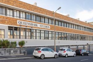 Style and Comfort near the V&A