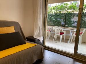 Pause Riviera avec terrasse, à 300 mètres de la mer