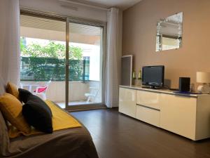 Pause Riviera avec terrasse, à 300 mètres de la mer