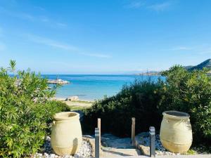 PIEDS DANS l EAU A SANT AMBROGGIO