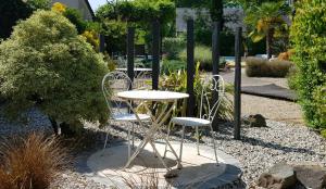 B&B / Chambres d'hotes La Tourelle - Bed and Breakfast et gite : photos des chambres