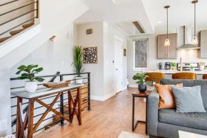 Walk to Mile High Stadium Modern Denver Townhome