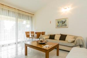 Vacation House Feel Greek #X015