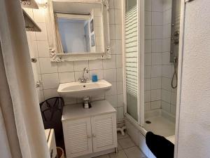 Maison avec Mezzanine: Confort, Terrasse & Proximité Plage à Argelès-sur-Mer - FR-1-225-42