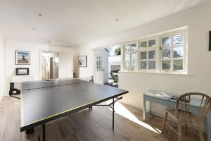 Sparnal Stitch and the Hideaway