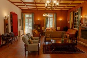 New Helvetia Historic Hotel