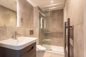 Bright and Spacious 2 Bedroom Apartment in York