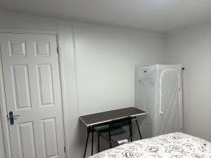 South London - Luxury Urban Cabin Retreat