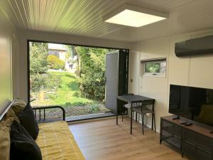 South London - Luxury Urban Cabin Retreat