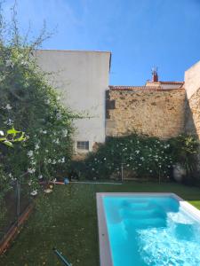 Maisons d'hotes la bastide du soleil : Chambre Double - Vue sur Piscine