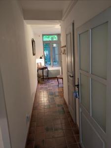 Maison aigues-mortaise dans la cité