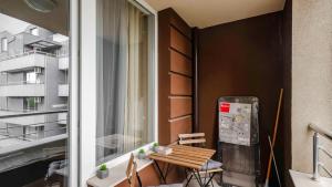 Terra Vibes - Central 1BD with balcony by Flat Mаnager