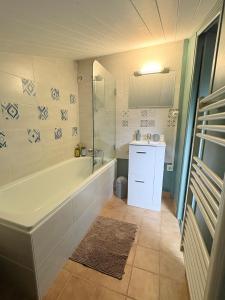 Duplex cosy en pierre à 10 min de Lyon