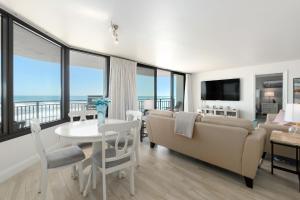 3BR Condo with Direct Beach View & Large Balcony
