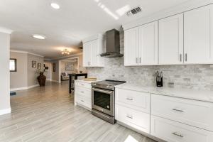 Sarasota Waterfront Escape Private Pool and Views!