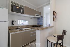 Apto c churrasq. 2Q 500m da Praia PTS0101