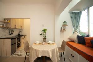 Secure, quiet, studio retreat in Green Point