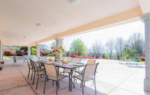 Maisons de vacances Splendide Villa Avec Piscine : photos des chambres