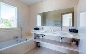 Maisons de vacances Splendide Villa Avec Piscine : photos des chambres