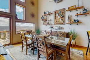 600 Overlook Pass #1B