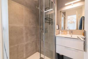 1 Min Opera - AC - Authentic Parisian Experience