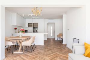 Villa NOVA LUX, new-build beachfront