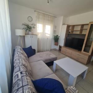 Apartment Elena with free parking and terrace