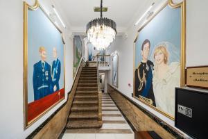 Central 3 bedroom apartment on Oxford Street GC4