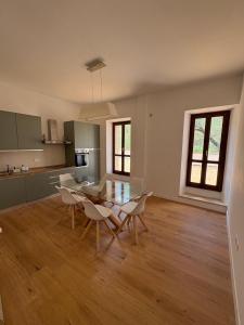 Locazione Turistica al Castello di Scopoli, situata tra Pale e Rasiglia sulla via Francigena a due passi da Sellano Foligno Assisi e Spoleto