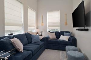 Modern Lake House 3 Blocks from the Lake!