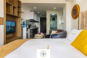 classy executively furnished studio apartment in kilimani with high end facilities and close proximity to major shopping malls