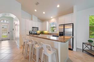 Serenity by the Gulf! - 1 Mile To Vanderbilt Beach! - 4 Bedroom!