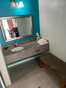 2 Double Beds Hotel Studio 107