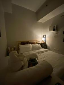 Prime Location Affordable Studio Condo in Legaspi village, Makati with Fast WiFi